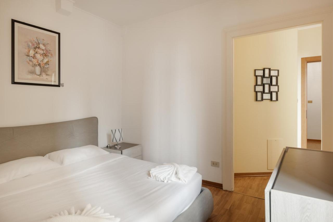 Suite Foscolo, In Piazza A Triest Exterior foto